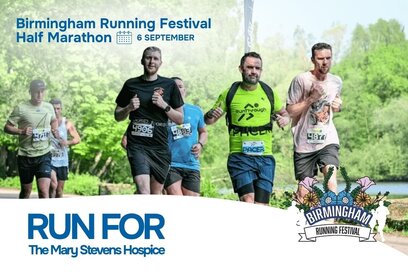 group of people running a marathon